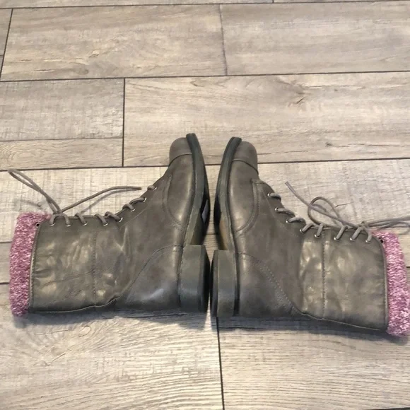 Sketchers combat style lace up booties that can be folded down charcoal brown - Picture 6 of 15